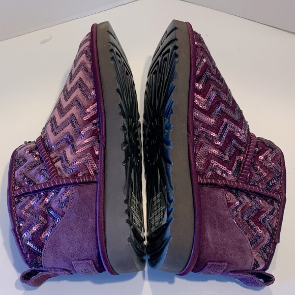 VERY RARE UGG sequin Chevron classic ultra mini ankle boots Holiday sample W 7 - Picture 5 of 14